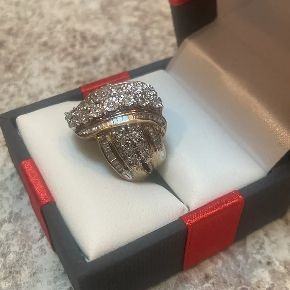 Diamond Cocktail Ring - Picture 5 of 9